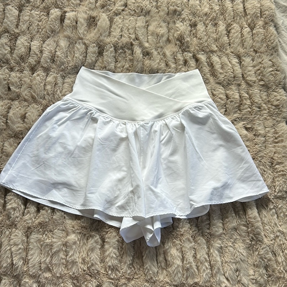 OFFLINE by Aerie Real Me Crossover Flowy Short - White